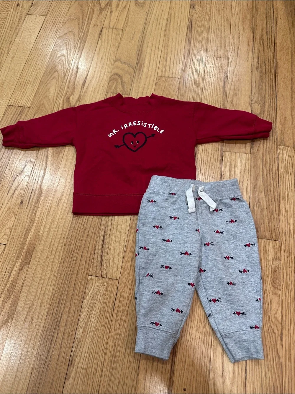 Carter's Red Sweatshirt & Gray Heart-Print Joggers Set 3-6 Months